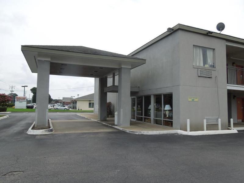 Howard Johnson By Wyndham Virginia Beach Exterior photo