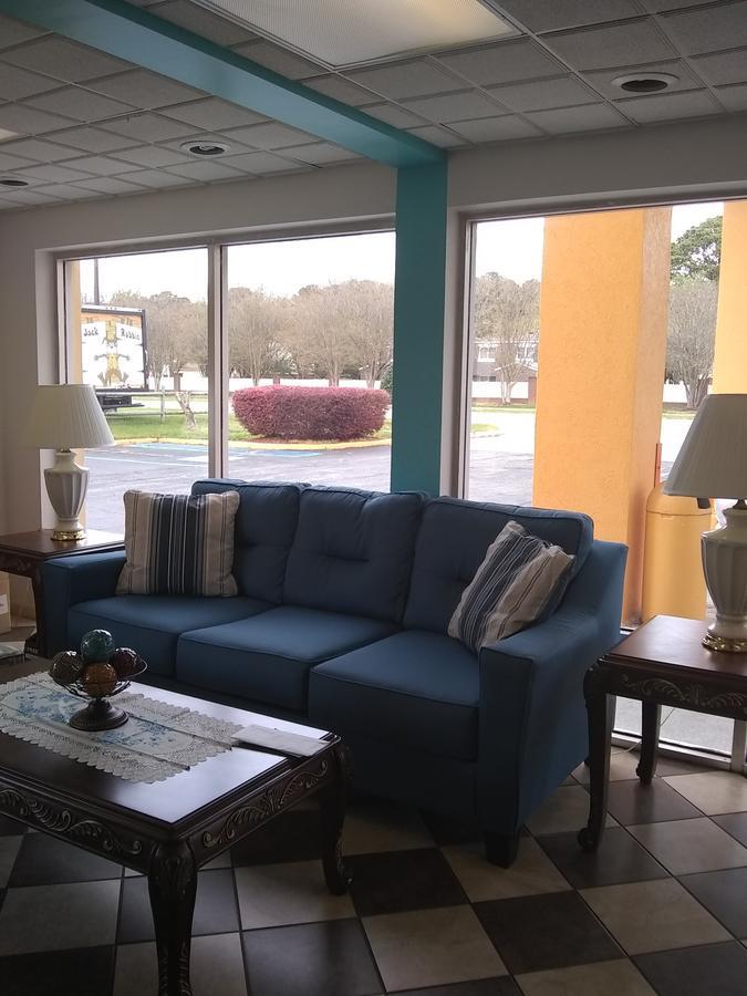 Howard Johnson By Wyndham Virginia Beach Exterior photo