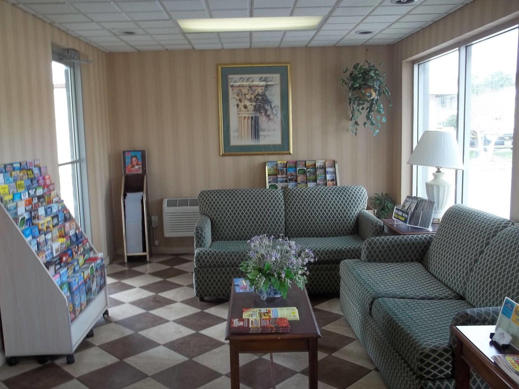 Howard Johnson By Wyndham Virginia Beach Exterior photo