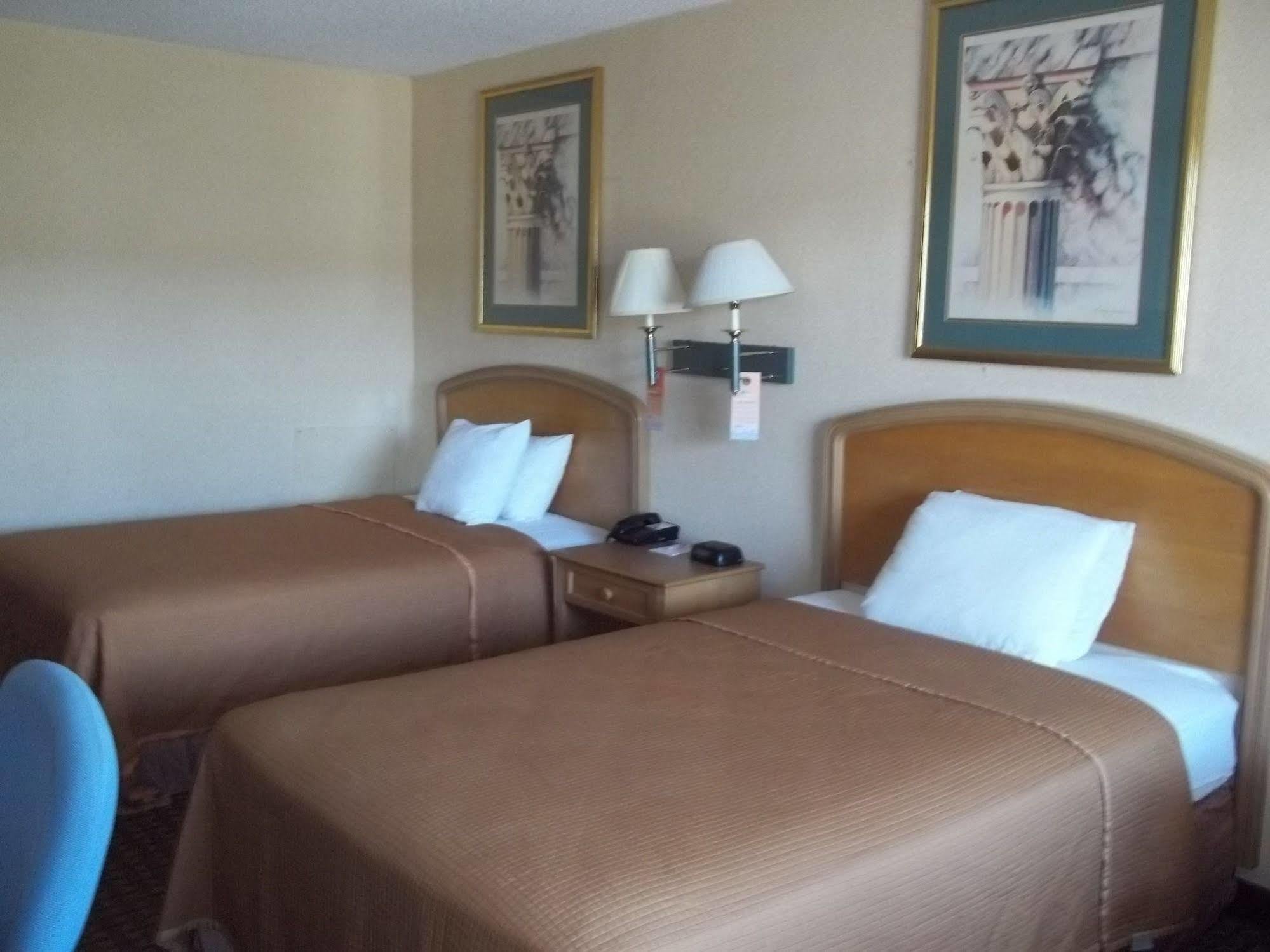 Howard Johnson By Wyndham Virginia Beach Exterior photo