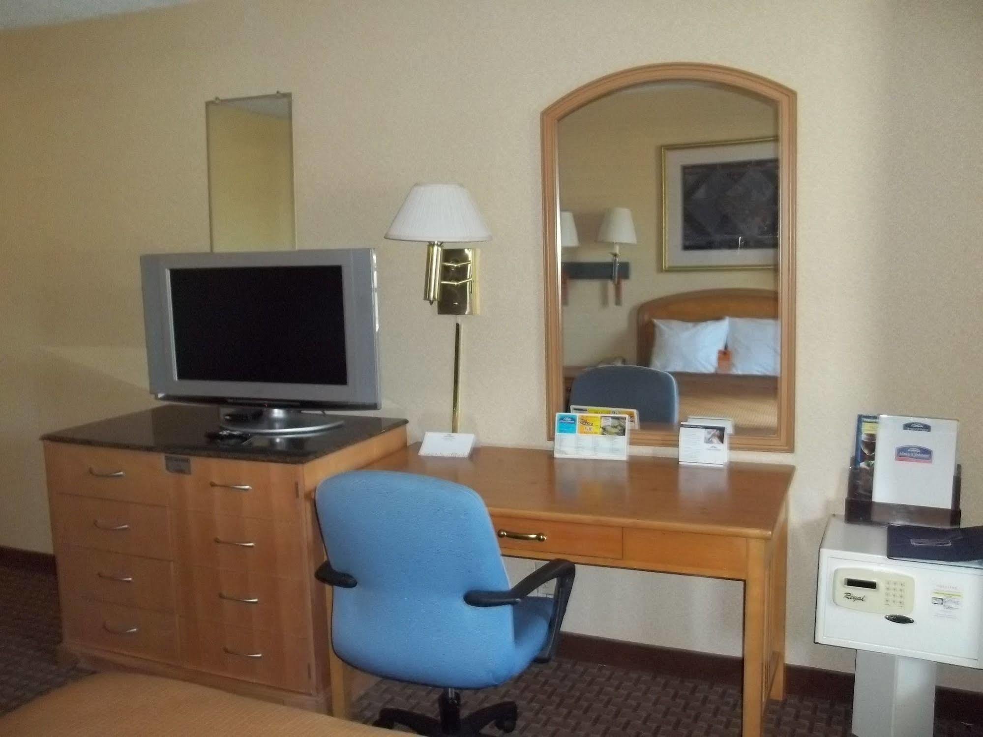 Howard Johnson By Wyndham Virginia Beach Exterior photo