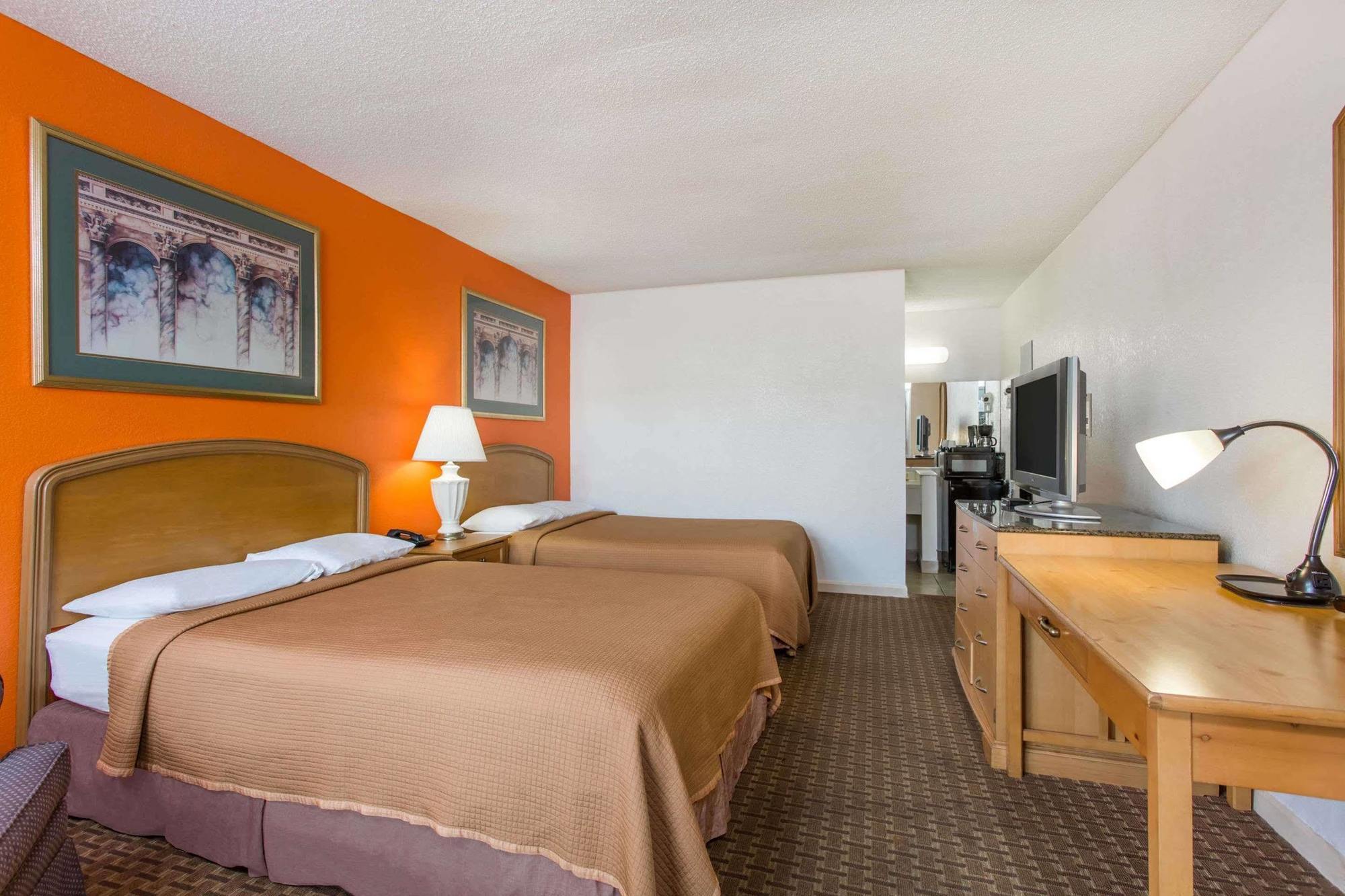 Howard Johnson By Wyndham Virginia Beach Exterior photo