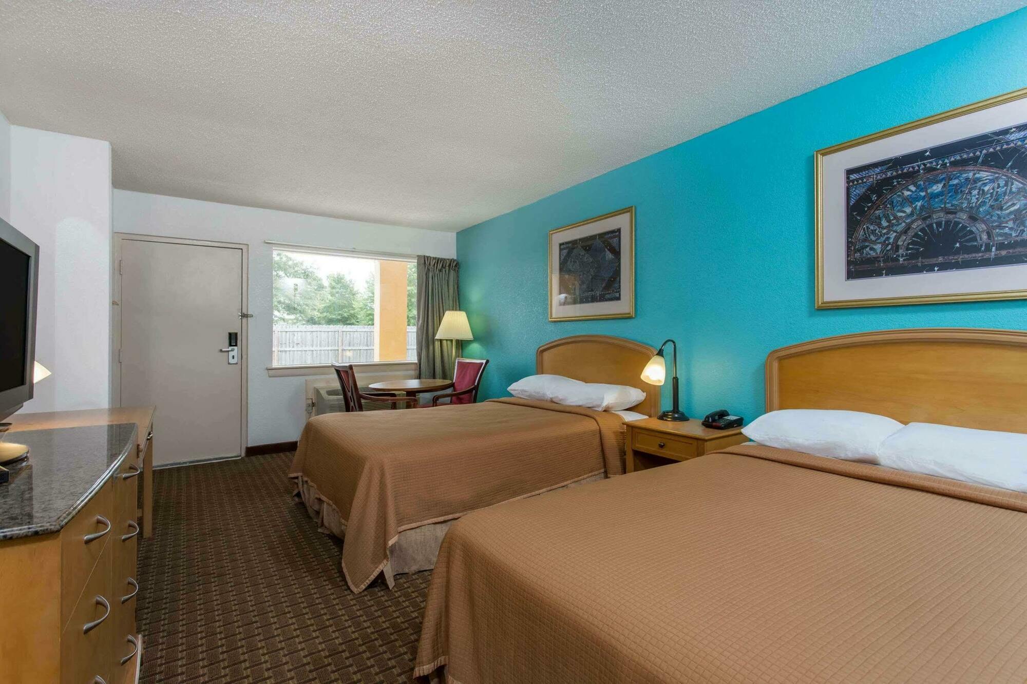 Howard Johnson By Wyndham Virginia Beach Exterior photo