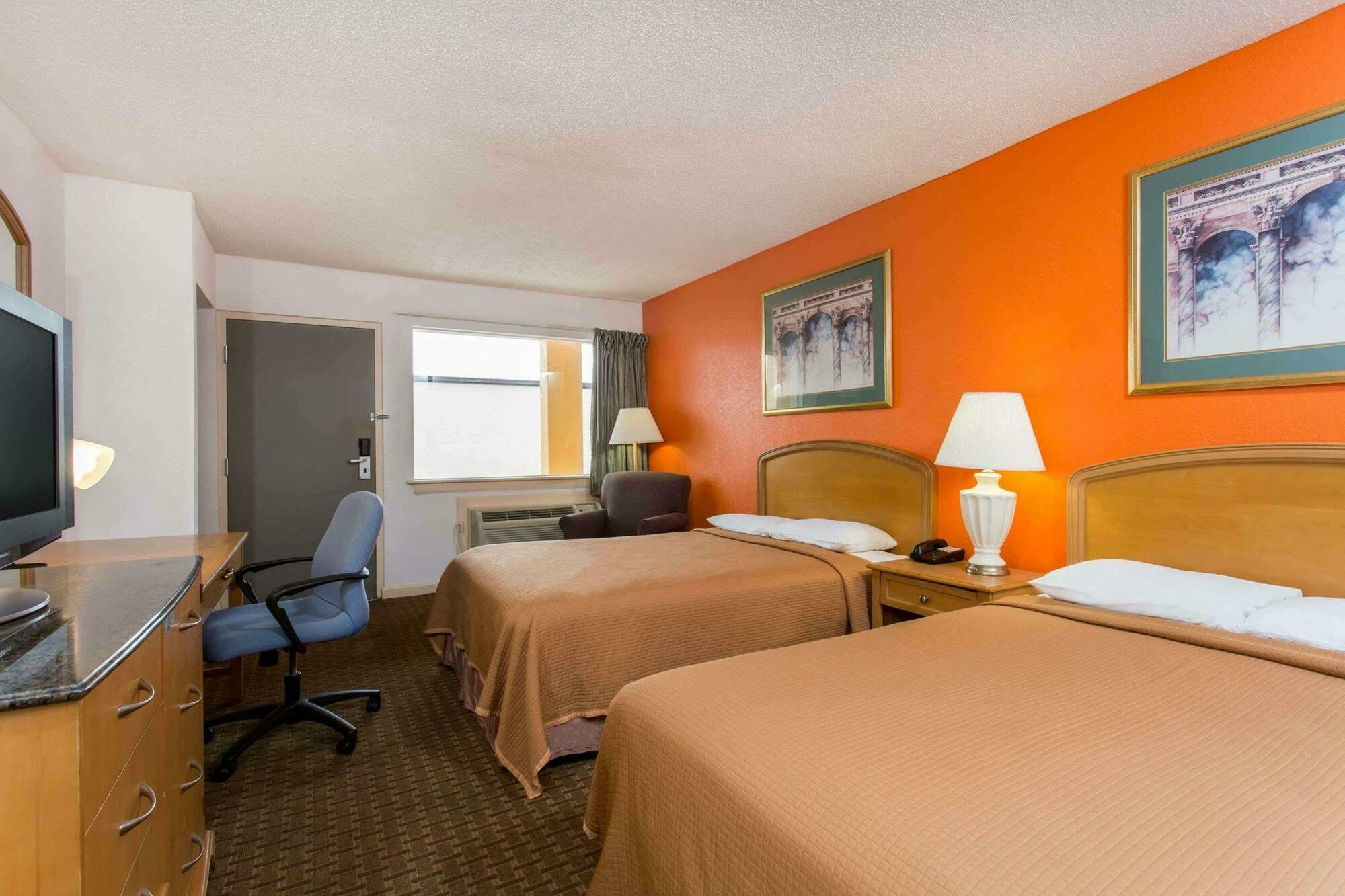Howard Johnson By Wyndham Virginia Beach Exterior photo