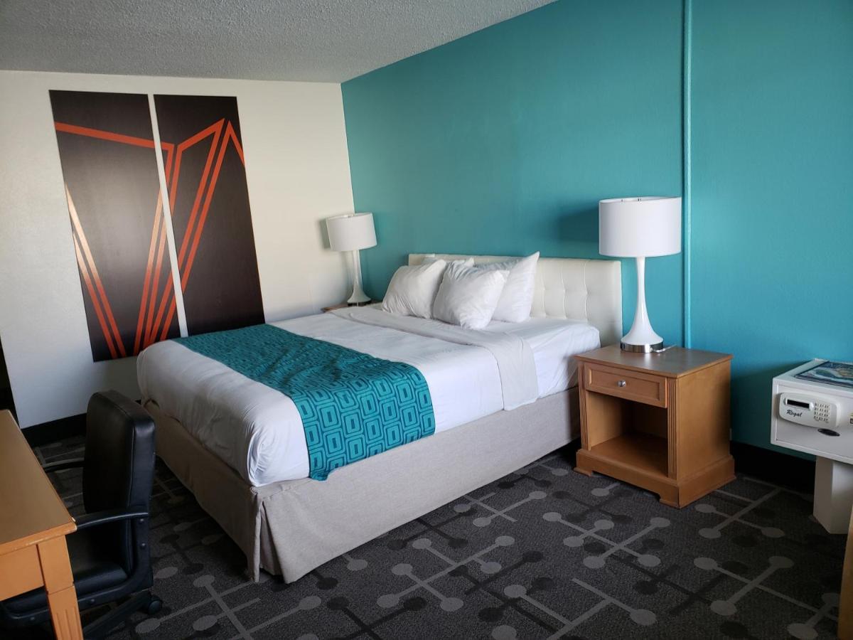 Howard Johnson By Wyndham Virginia Beach Exterior photo